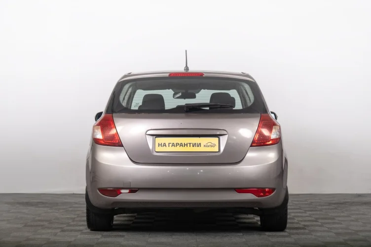 KIA cee'd 4 из 6