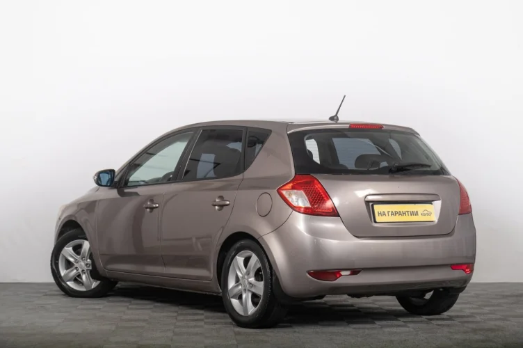 KIA cee'd 5 из 6