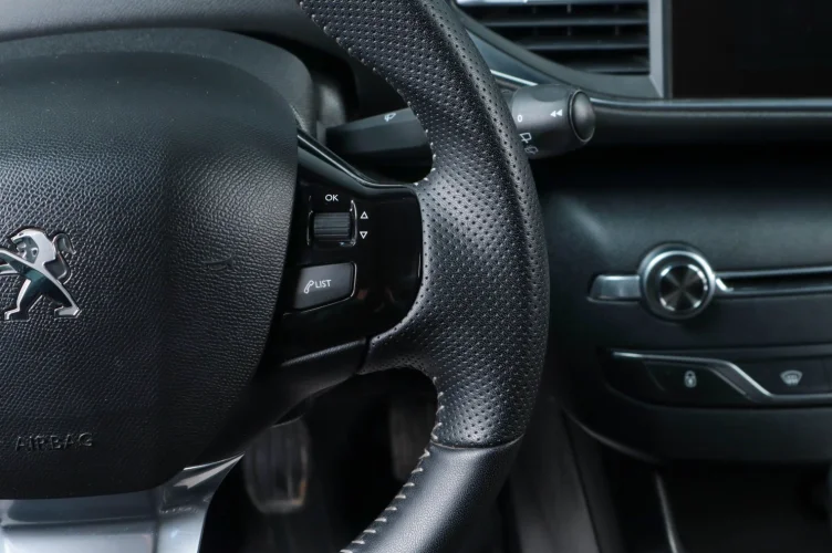 Peugeot 308 11 из 19