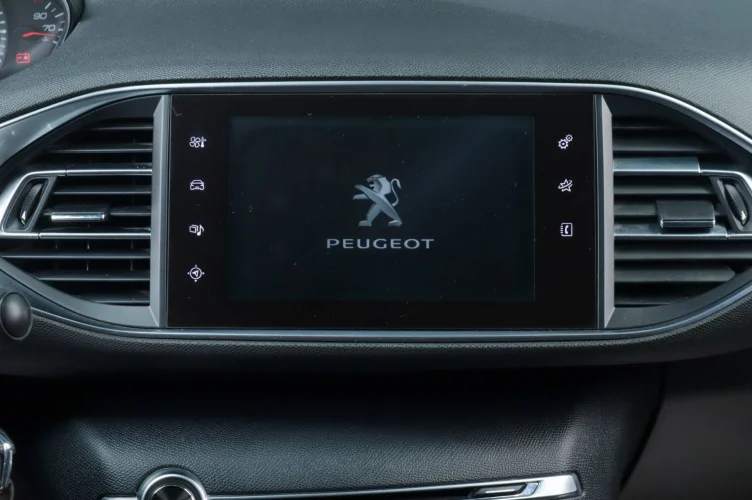 Peugeot 308 13 из 19