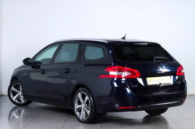 Peugeot 308 4 из 6