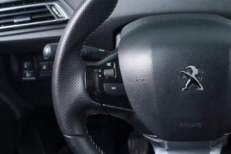Peugeot 308 10 из 19
