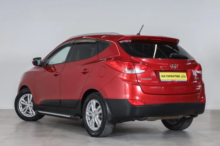 Hyundai ix35 4 из 6