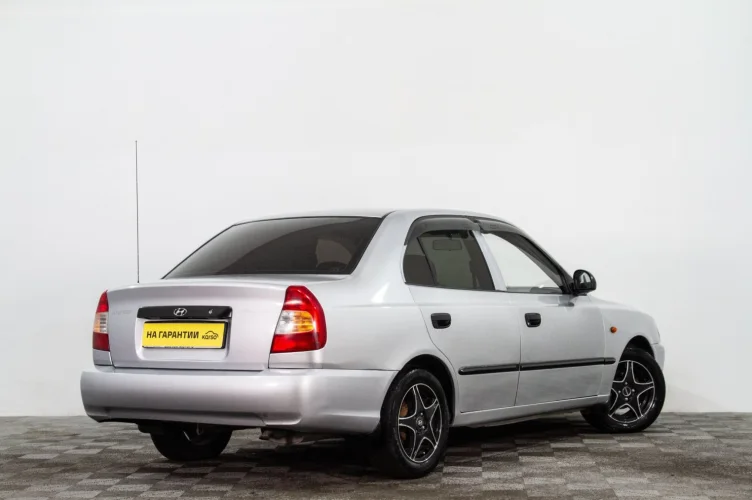 Hyundai Accent 4 из 6