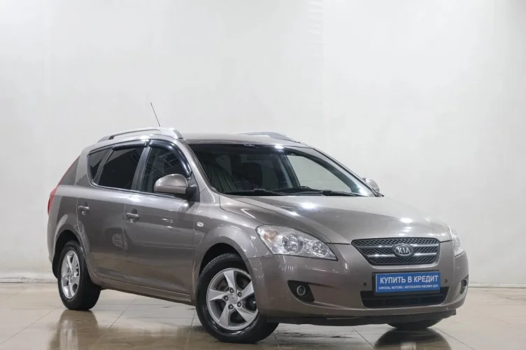 KIA cee'd 1 из 6