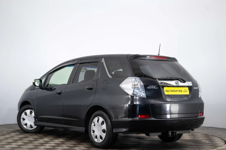 Honda Fit Shuttle 4 из 6