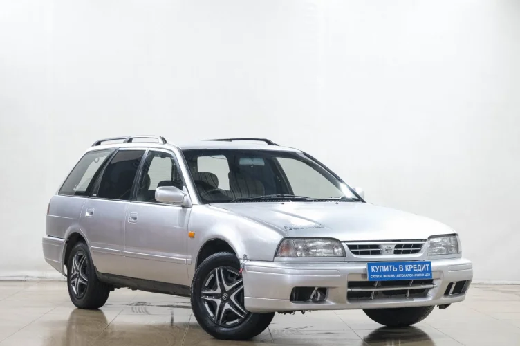 Nissan Avenir 1 из 6