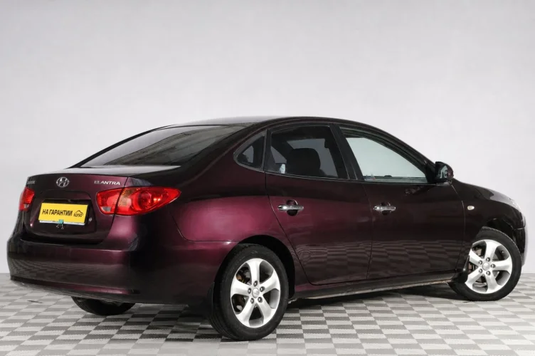 Hyundai Elantra 6 из 6