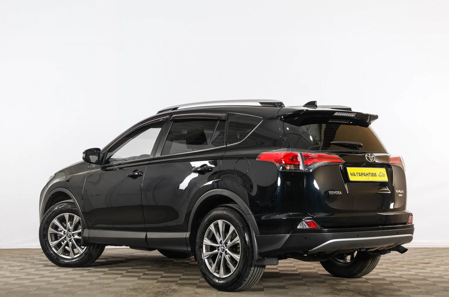 Toyota RAV4 4 из 21
