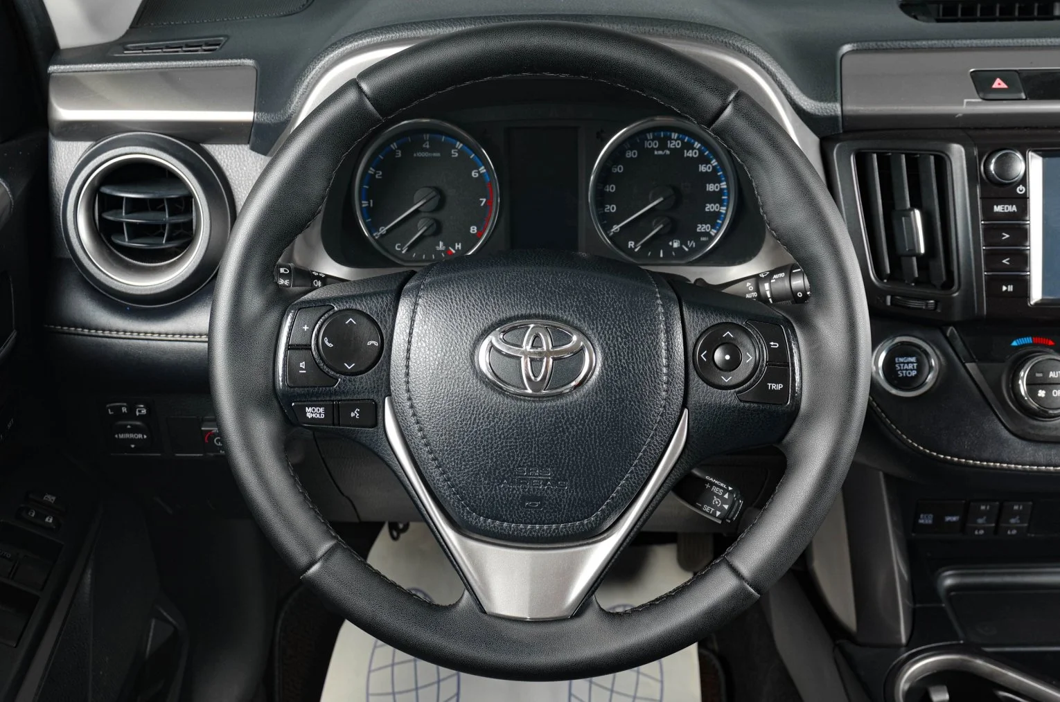 Toyota RAV4 13 из 21