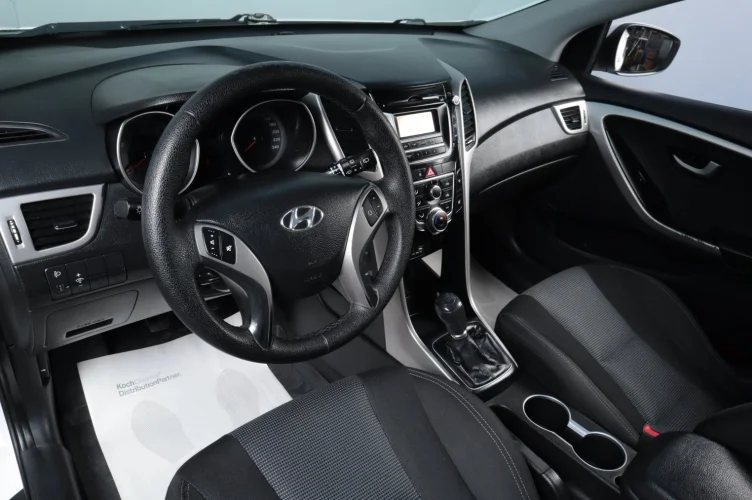Hyundai i30 10 из 17