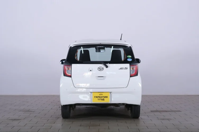 Daihatsu Mira e:S 5 из 6