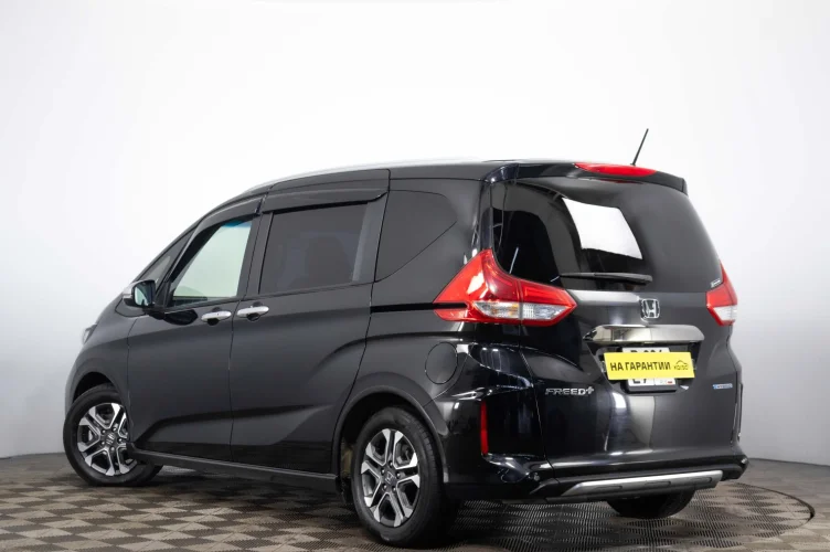 Honda Freed 4 из 6