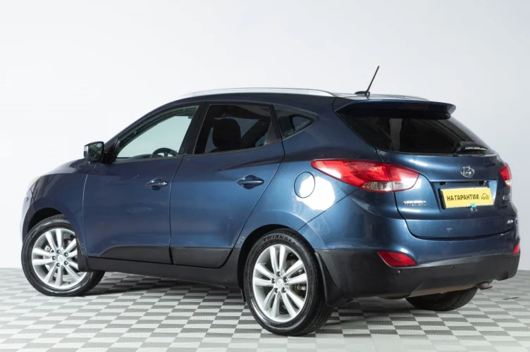 Hyundai ix35 4 из 6