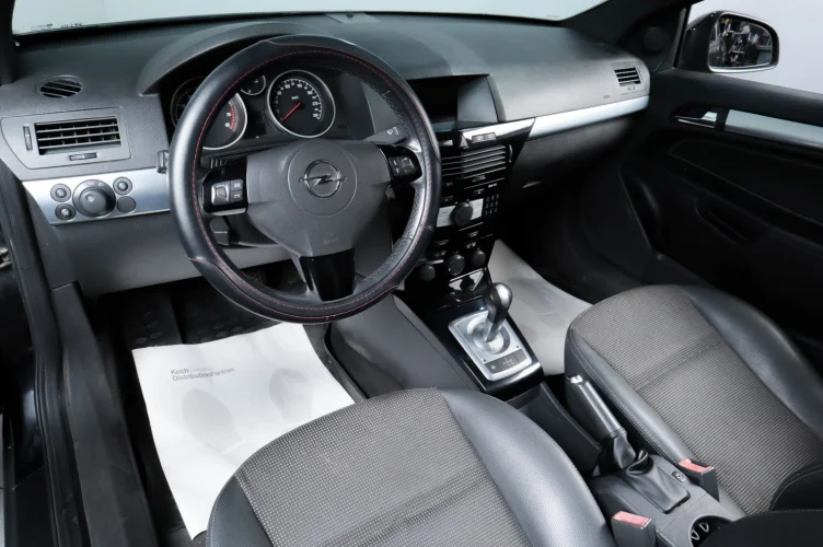 Opel Astra GTC 7 из 16