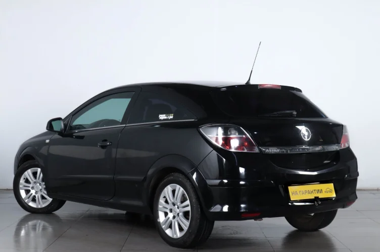 Opel Astra GTC 4 из 6