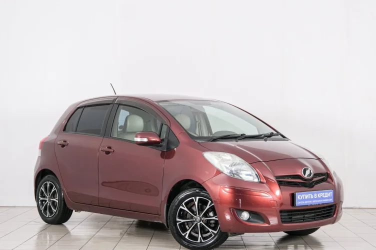 Toyota Vitz 1 из 6