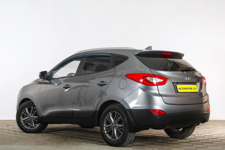 Hyundai ix35 4 из 6