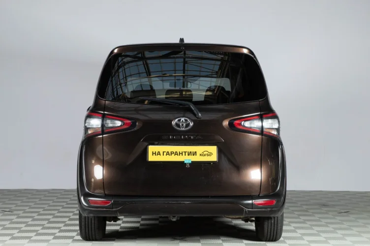 Toyota Sienta 5 из 6