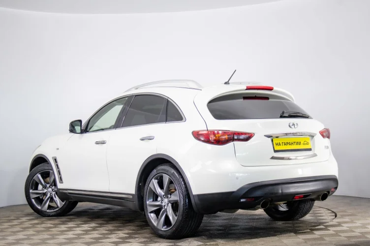 Infiniti FX37 4 из 6
