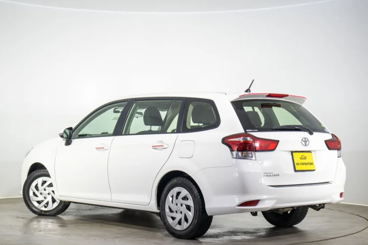 Toyota Corolla Fielder 6 из 6