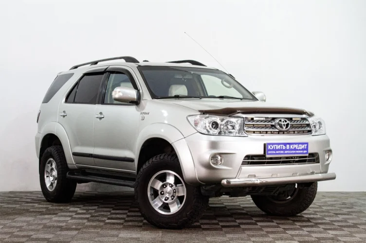 Toyota Fortuner 1 из 6