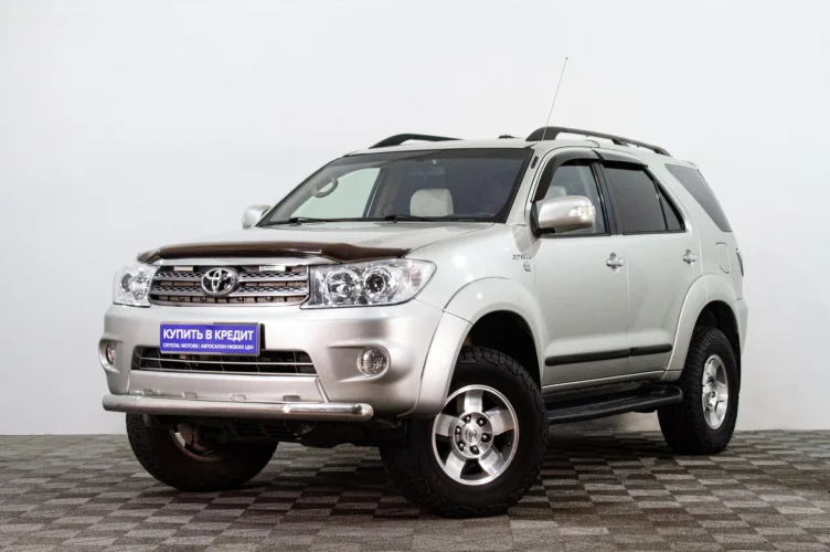 Toyota Fortuner 3 из 6