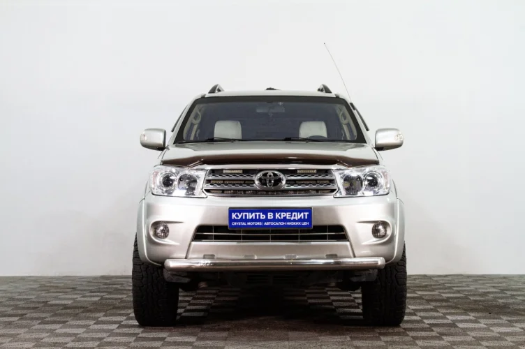 Toyota Fortuner 2 из 6