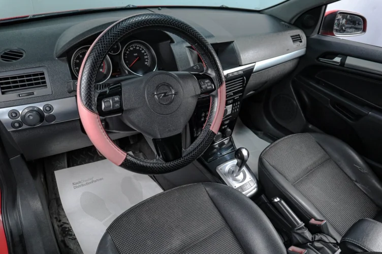 Opel Astra GTC 7 из 16