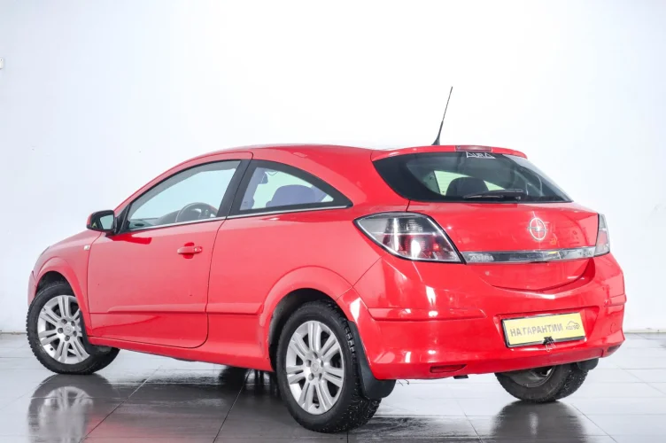 Opel Astra GTC 4 из 6