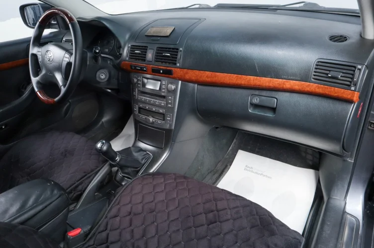Toyota Avensis 14 из 15