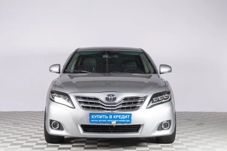 Toyota Camry 2 из 6