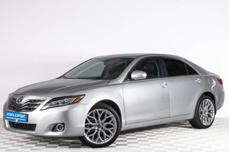 Toyota Camry 3 из 6