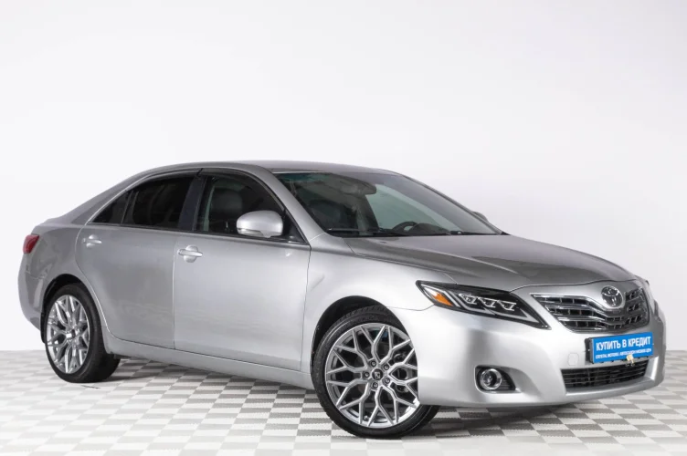 Toyota Camry 1 из 6