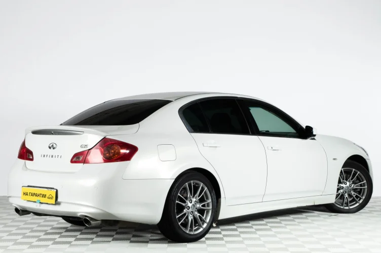 Infiniti G25 6 из 6
