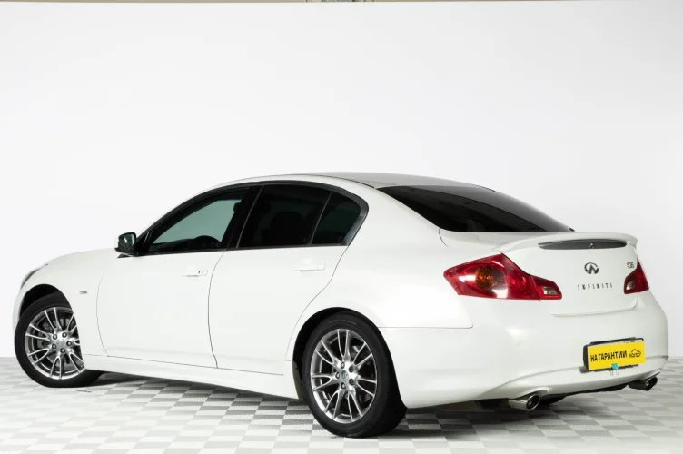 Infiniti G25 4 из 6