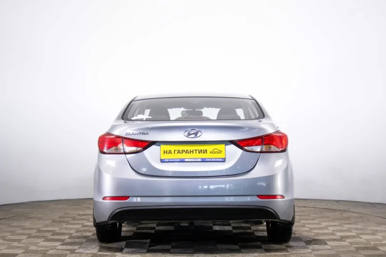 Hyundai Elantra 5 из 6