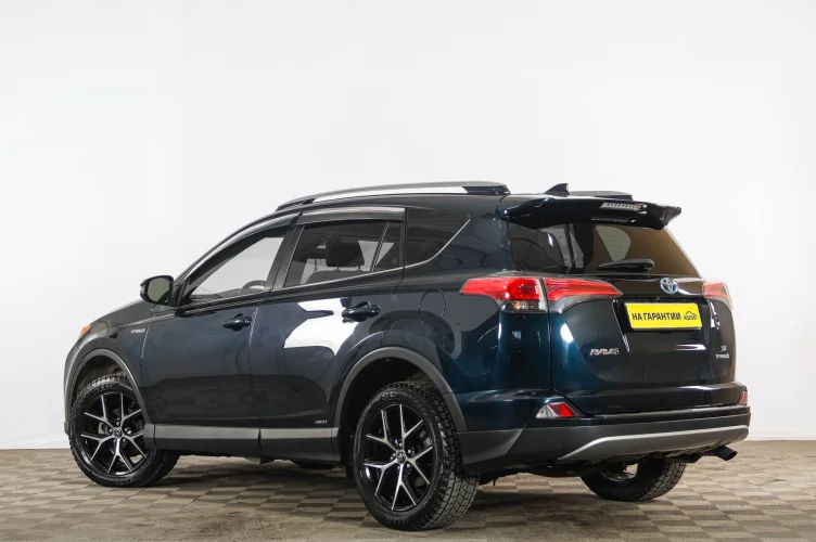 Toyota RAV4 4 из 6