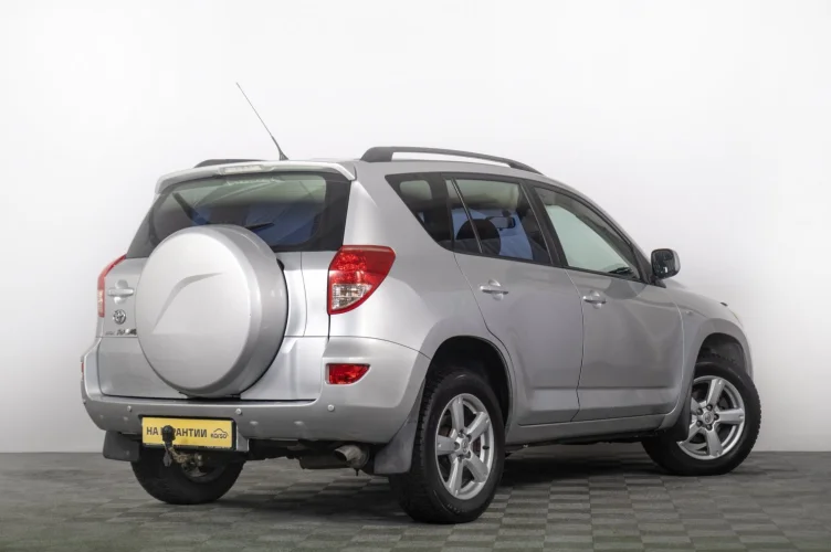 Toyota RAV4 6 из 6