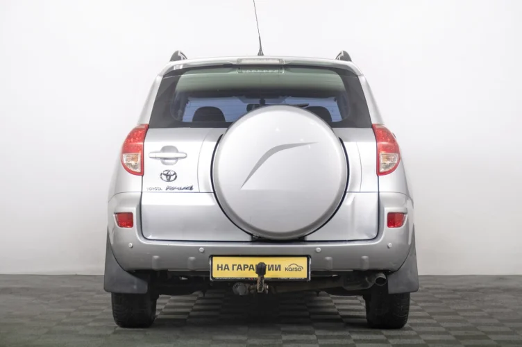 Toyota RAV4 4 из 6