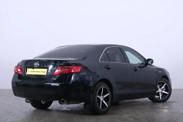 Toyota Camry 6 из 6