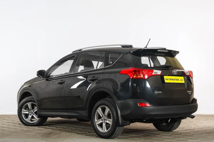 Toyota RAV4 4 из 6