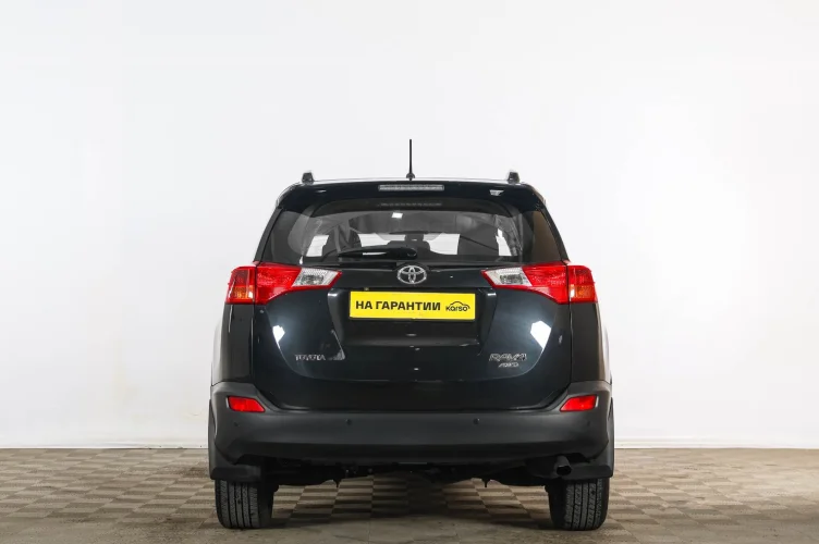 Toyota RAV4 5 из 6