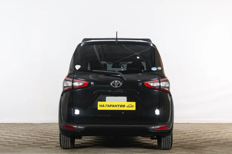 Toyota Sienta 5 из 6