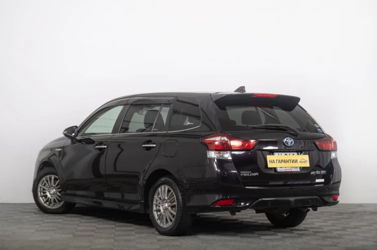 Toyota Corolla Fielder 5 из 6