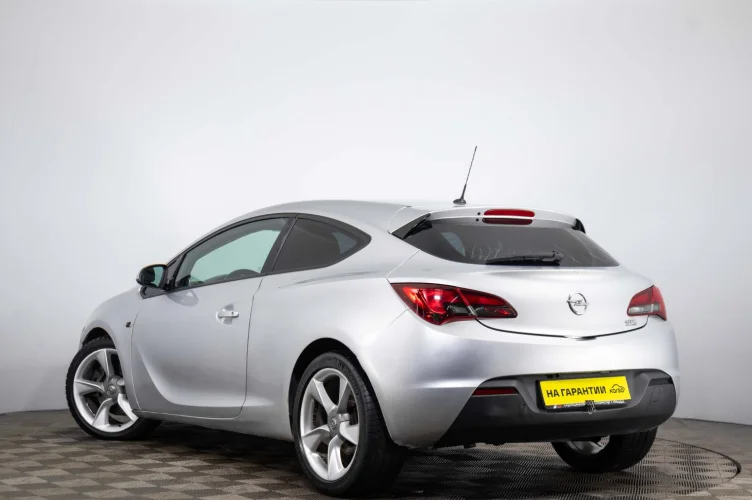 Opel Astra GTC 4 из 6