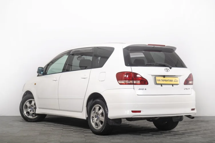 Toyota Ipsum 5 из 6