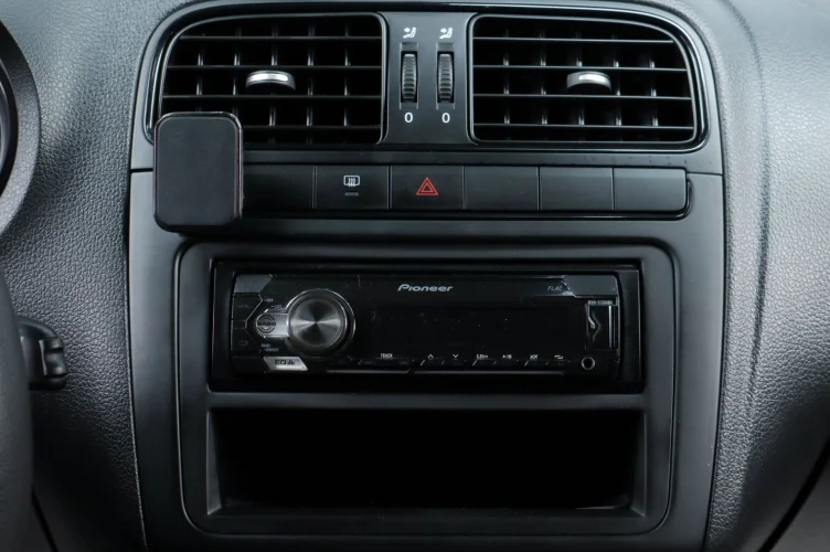 Volkswagen Polo 11 из 16