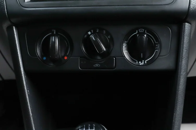 Volkswagen Polo 14 из 16