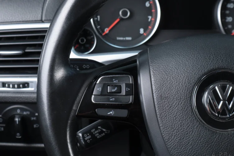 Volkswagen Touareg 11 из 21